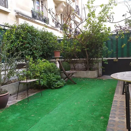 Le Jardin De La Faisanderie Apartment *
